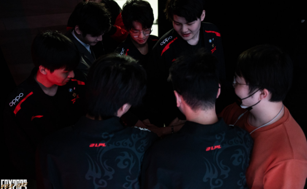 年轻中锋虽 年轻中锋虽