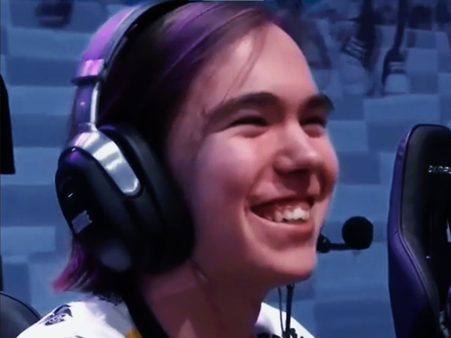 介于娱乐与 介于娱乐与